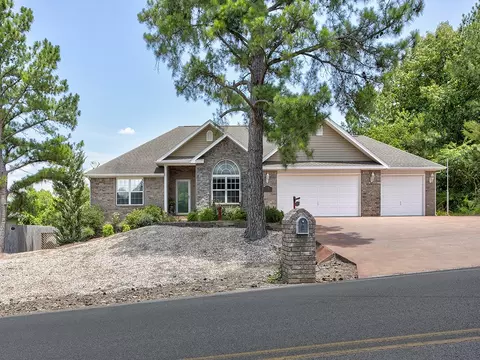 124 Granshire Dr, Bella Vista, AR 72714