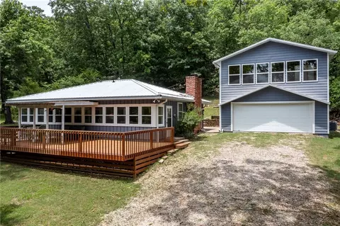 8361 Dogwood Ln, Rogers, AR 72756