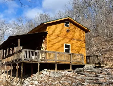 442 Canada Ln, Noel, MO 64854