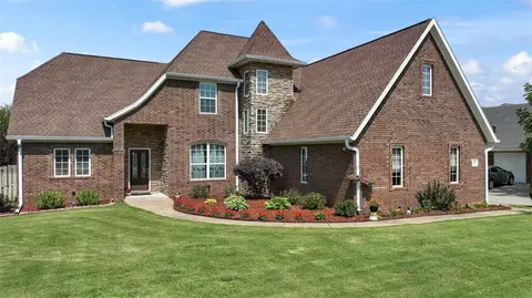 207 NW Yukon Trl, Bentonville, AR 72712