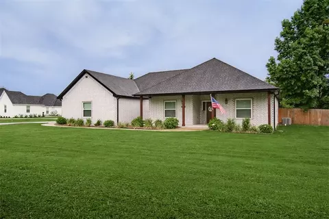 10993 Blue Sky Rd, Farmington, AR 72730