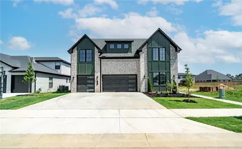 3608 SW Aurora Ln, Bentonville, AR 72713