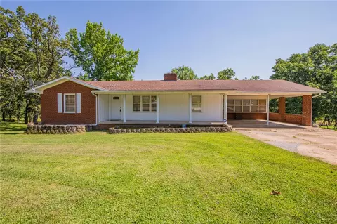 205 Pleasant Ave, Berryville, AR 72616