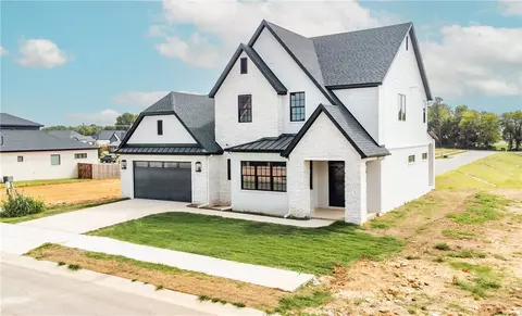 3509 SW Starburst Ave, Bentonville, AR 72713
