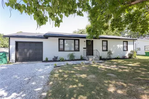 501 Geneva St, Springdale, AR 72762
