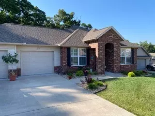 17 Parkridge Dr, Bella Vista, AR 72715