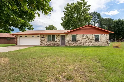 1801 S Craig Cir, Rogers, AR 72758