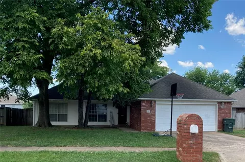 1363 S Deerfield, Fayetteville, AR 72701