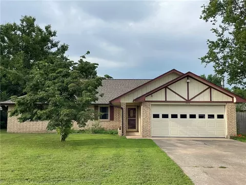 2016 Granite St, Siloam Springs, AR 72761
