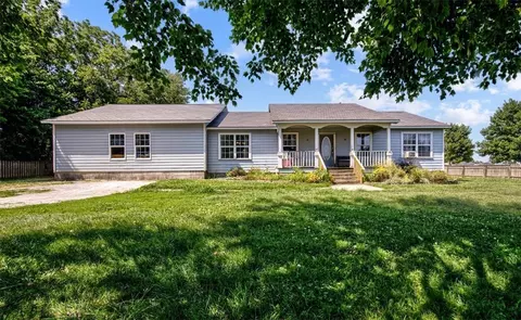 1830 Wagon Wheel Rd, Springdale, AR 72762
