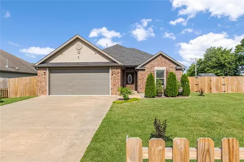 3274 Chelsey Ln, Springdale, AR 72764