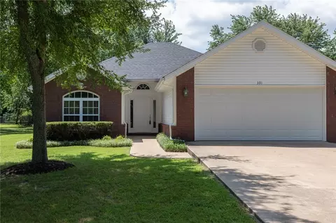 391 W Circle Dr, Fayetteville, AR 72701