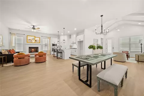 6403 SW Beacon St, Bentonville, AR 72713