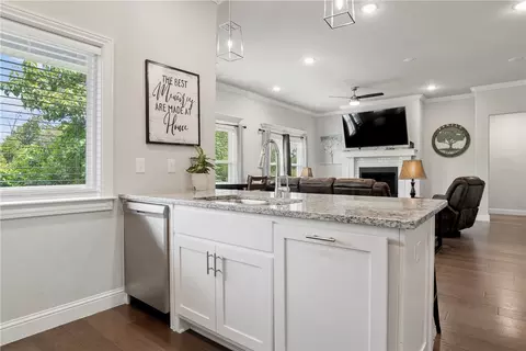 1007 E Olrich St, Rogers, AR 72756 photo 5