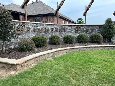 1809 NE Chaucer St, Bentonville, AR 72712