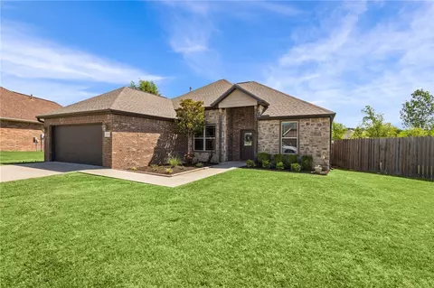 1500 Colonel Bass Ln, Prairie Grove, AR 72753