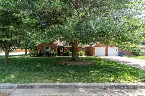 1409 Deerfield Mdw, Siloam Springs, AR 72761