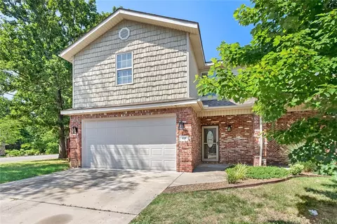 610 17th Ct, Bentonville, AR 72712