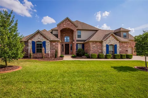 310 Sicily Dr, Centerton, AR 72719