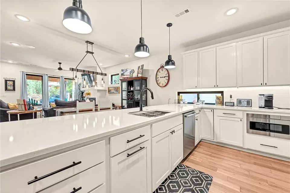  510 SE D St, Bentonville, AR 72712 photo 12