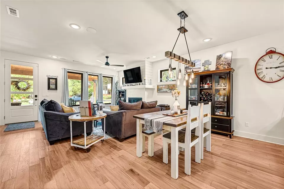  510 SE D St, Bentonville, AR 72712 photo 6