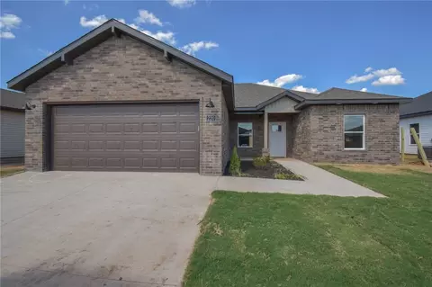 220 Williams Ct, Centerton, AR 72713