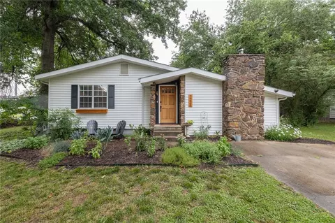 1238 N Vista Pl, Fayetteville, AR 72703