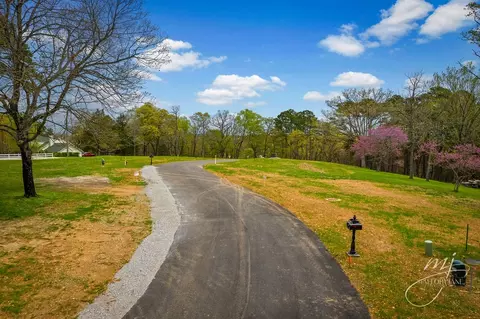 3 Pine Crest Ln, Eureka Springs, AR 72632