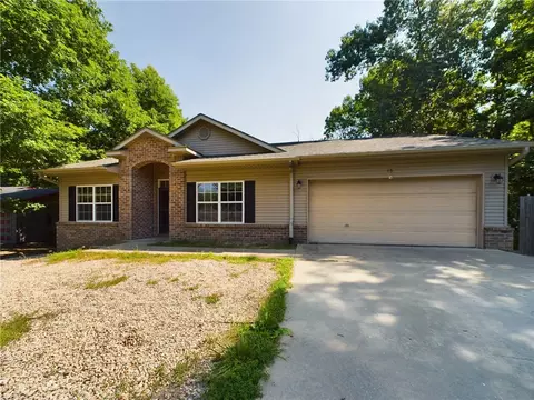 15 Ridgewell Ln, Bella Vista, AR 72715
