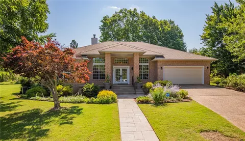 2922 S Wright Pl, Fayetteville, AR 72701