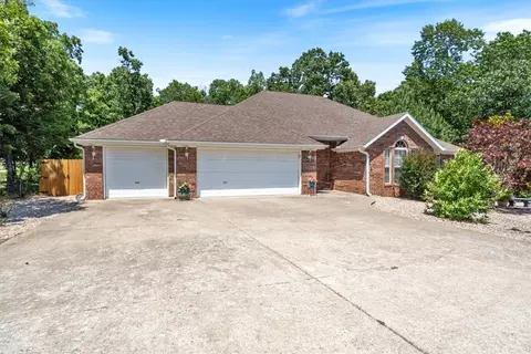 1 Shetland Dr, Bella Vista, AR 72715