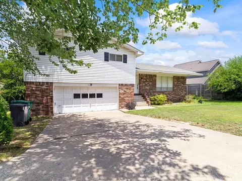 1511 W Fir St, Rogers, AR 72758