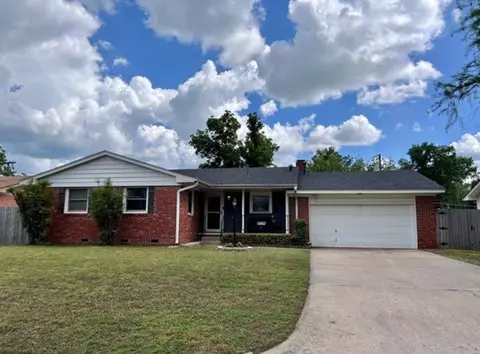 312 SE 14th St, Pryor, OK 74361