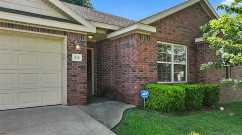 1206 N 30th St, Rogers, AR 72756