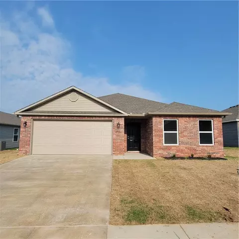 3704 S 1st Pl, Rogers, AR 72758