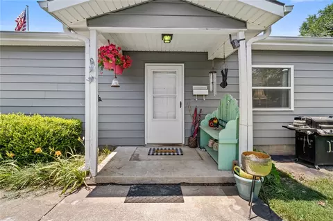 412 W Price Ave, Springdale, AR 72764