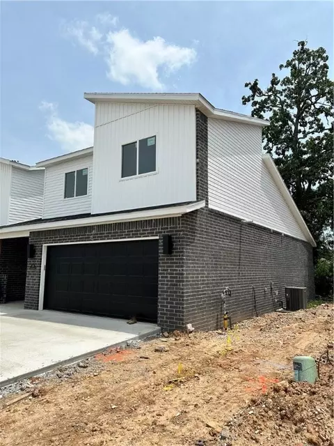 654 Sun Meadows Loop, Centerton, AR 72719