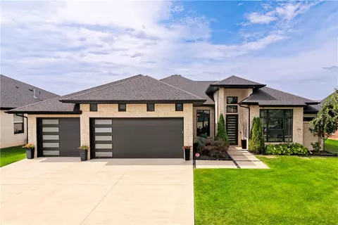 8700 W Birdsong Ln, Bentonville, AR 72713