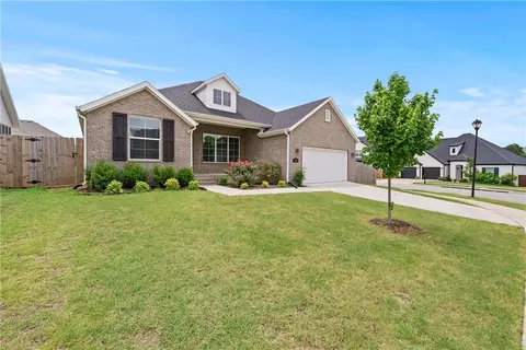 2738 S Cobalt Ave, Fayetteville, AR 72701