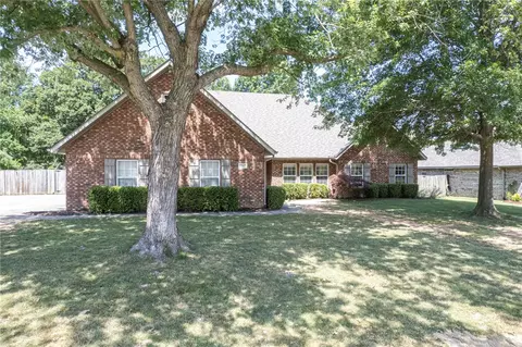 1763 N Hartford Dr, Fayetteville, AR 72701