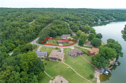 1 Wandsworth Dr, Bella Vista, AR 72715