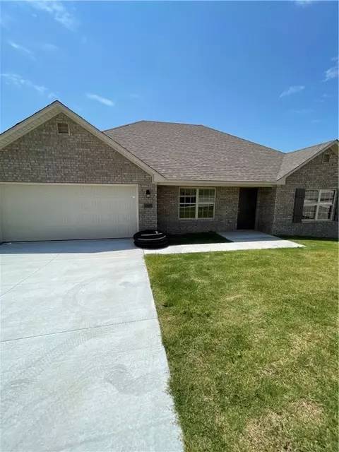 2009 Misti Woods St, Gentry, AR 72734