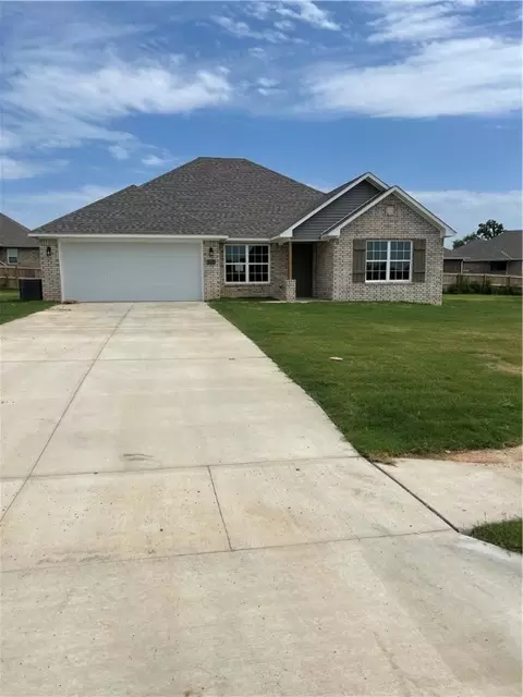 2208 Brown Bear Ln, Gentry, AR 72734
