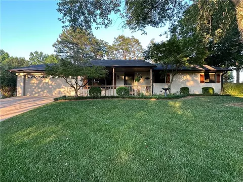 2920 Shelton Rd, Fayetteville, AR 72703