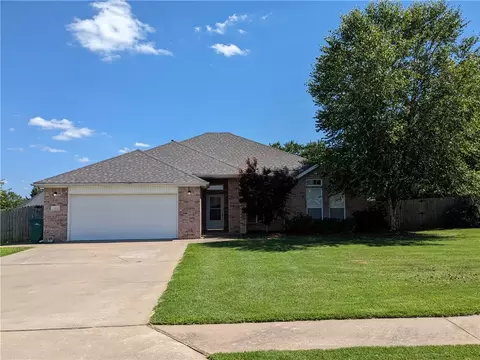 209 Pine Meadow Dr, Farmington, AR 72730