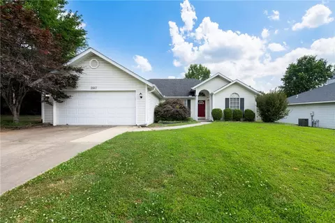 2567 W Houston St, Fayetteville, AR 72703