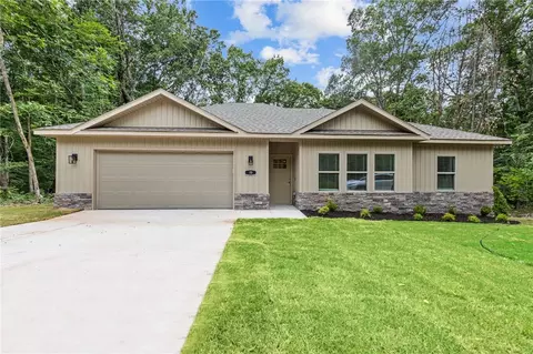 19 Coylton Dr, Bella Vista, AR 72715