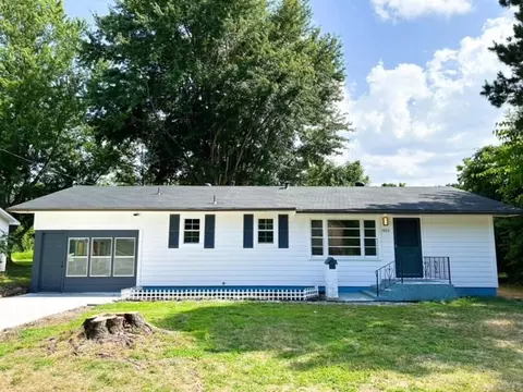 1606 W Cypress St, Rogers, AR 72758