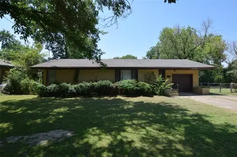 811 N Ross Ave, Dewey, OK 74029