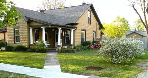 415 W Maple St, Rogers, AR 72756